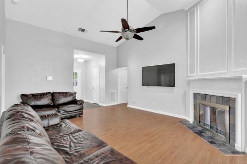 2533 Creekwood Ln, Fort Worth TX  76123-1111 exterior