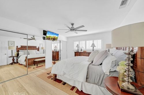 8696 La Playa Cir, Santa Ana CA 92708-5010 exterior