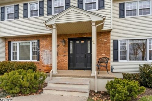 24 Chestnut Hill Rd, Dover, NJ 07869-4706