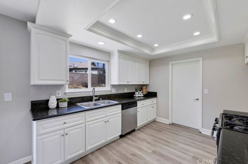 6969 Hillside Ave, Riverside CA  92504-2071 exterior