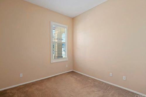 12758 Royal Palm Ln, Riverside CA  92503-7077 exterior