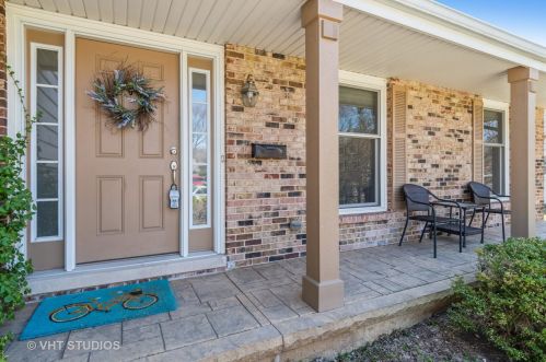 1128 Elizabeth Ave, Naperville, IL 60540-5721
