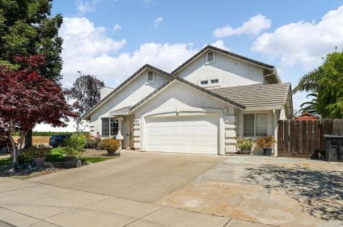 427 Helen Dr, Ripon, CA 95366-3371