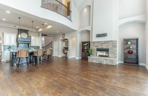 6911 Cyn Mdw Dr, Garland TX  75048-3050 exterior