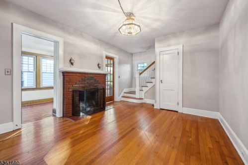 39 Midland Dr, Morristown, NJ 07960-5064