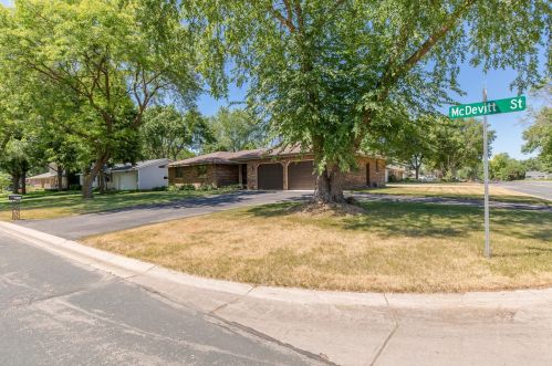 611 Mcdevitt St, Prior Lake, MN 55379-2250