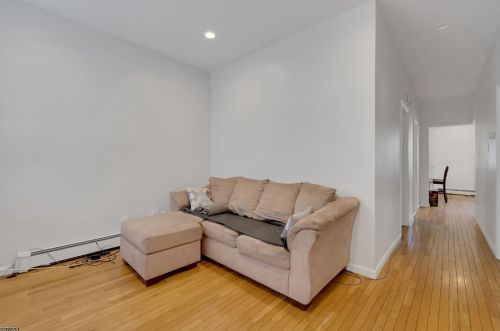 106 Broughton Ave, Bloomfield NJ  07003-3989 exterior