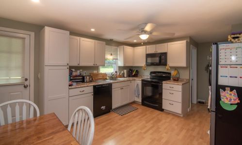 19 Holly Ln, Londonderry, NH 03053-3779