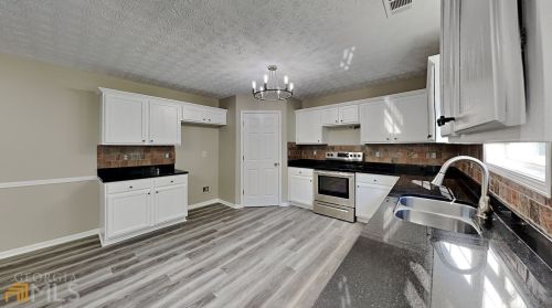 743 Pownal Ln, Hampton, GA 30228-6184