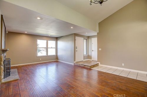 2544 Lark Ellen Ln, Anaheim CA  92806-5606 exterior