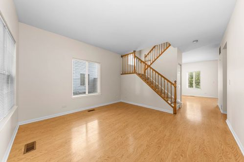 2640 Idaho Rd, Naperville, IL 60564-9491