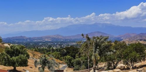 6300 Hawarden Dr, Riverside, CA 92506-5106