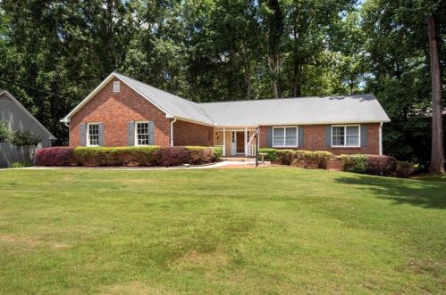 4631 Shiloh Hills Dr, Lithonia, GA 30039-8539