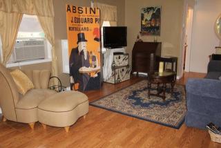 2435 Laurel Canyon Blvd, Los Angeles CA  90046-1506 exterior