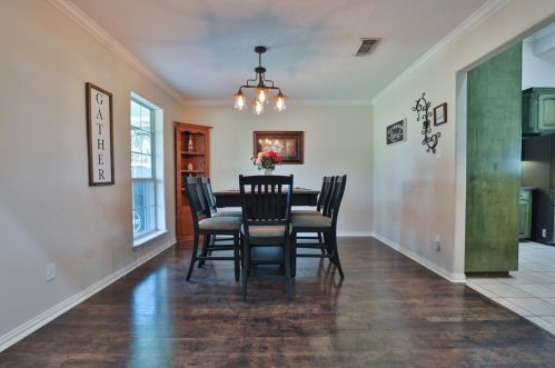 638 Wagon Wheel Trl, Angleton TX 77515-2733 exterior