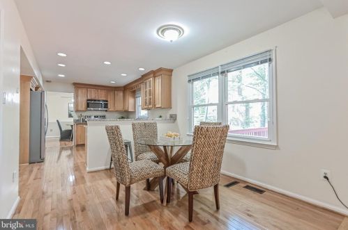 7600 Ruxton Dr, Springfield, VA 22153-3519