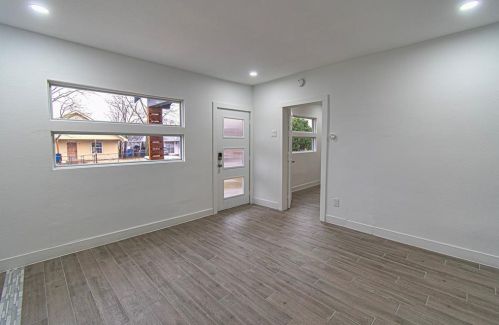 2735 Grafton Ave, Dallas TX  75211-5711 exterior