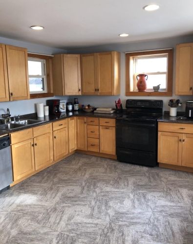 64 Carpenter St, Keene, NH 03431-3808