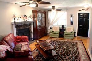 1426 Ash St, Grove, OK 74344-2608