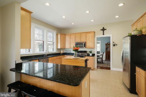 316 Washington Ave, Tavistock NJ 08033-3327 exterior