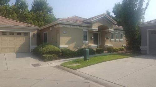 325 Caples Dr, Folsom, CA 95630-7207