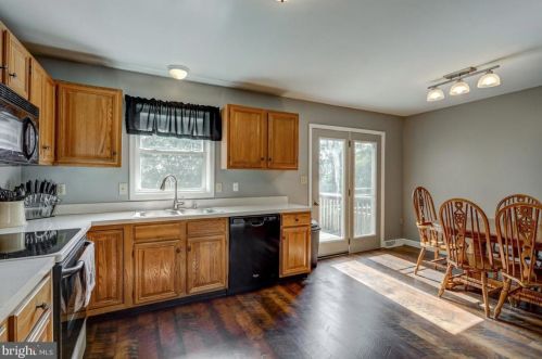 157 Heatherwood Dr, Ephrata PA  17522-2677 exterior