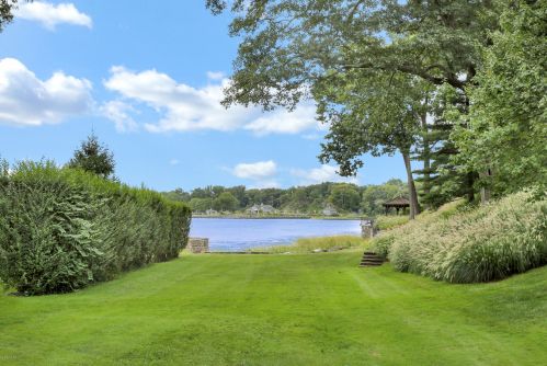 1 Belle Haven Pl, Greenwich, CT 06830-7059