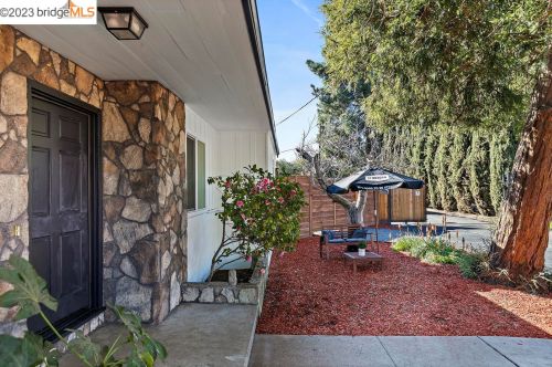 1005 Oak Grove Rd, Concord CA  94518-3004 exterior