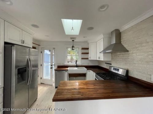 93 Westside Ave, Tinton Falls NJ  07701-1451 exterior