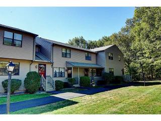 608 Pinewood Dr, Smithfield, RI 02917-3135