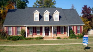 413 Twin Lakes Dr, Gray, GA 31032-5037