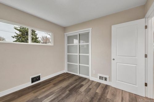 1601 Knox Ct, Denver CO  80219-4526 exterior