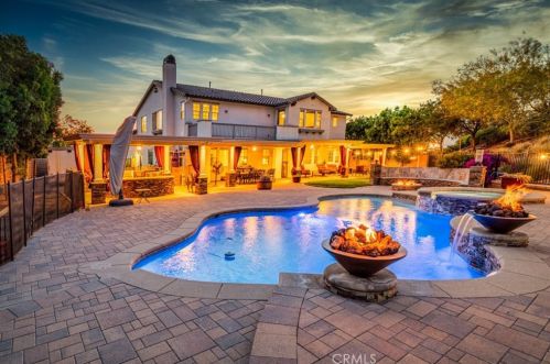 16352 Sierra Heights Dr, Riverside CA  92503-8457 exterior