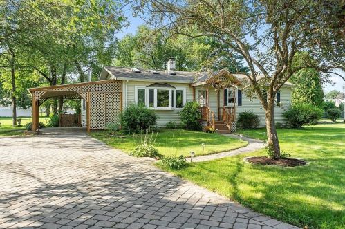 13 Arbor Dr, Dover, NH 03820-4501