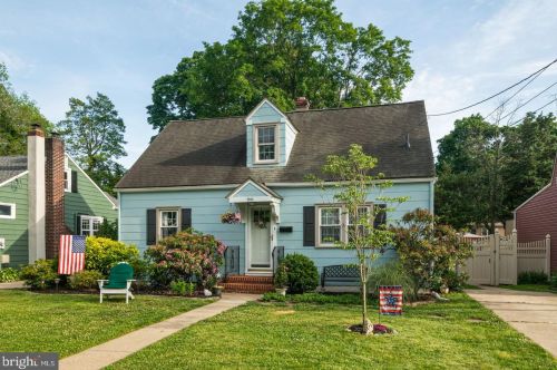 1516 Oak Ave, Haddon Heights, NJ 08035-1524