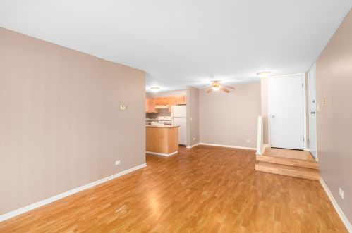 1573 Raymond Dr, Naperville, IL 60563-2296
