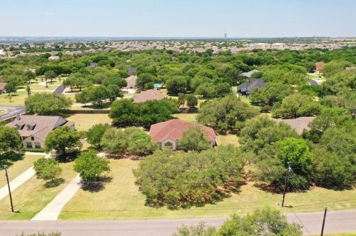 204 Oak Plaza Dr, Georgetown, TX 78628-6888