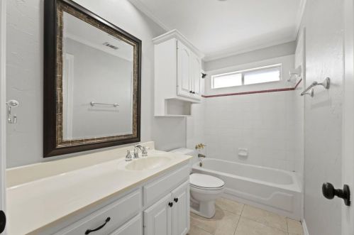 2033 Le Mans Dr, Carrollton TX 75006-4337 exterior