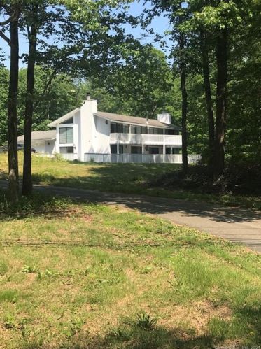 246 Bound Line Rd, Waterbury, CT 06716-2529