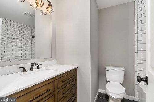 14676 Alps Dr, Woodbridge VA  22193-3322 exterior