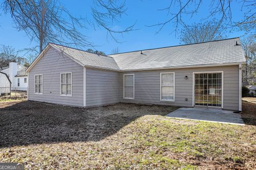 5858 Mistyview Dr, Rex GA 30273-1153 exterior