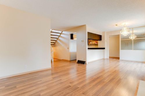 1726 Flamingo Dr, Saint Paul MN  55122-1143 exterior