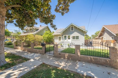 4283 5th St, Riverside, CA 92501-2611