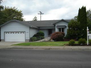 1310 Domenico Dr, Roseburg OR  97471-1891 exterior
