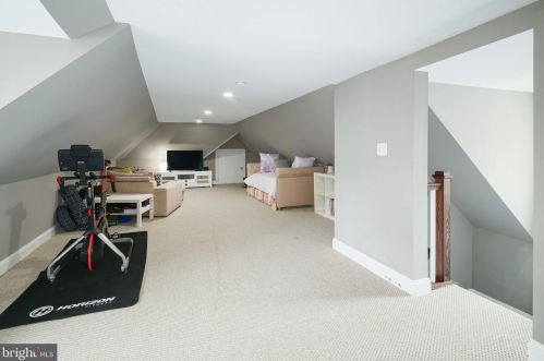 308 Linden Ave, Tavistock NJ 08033-2519 exterior