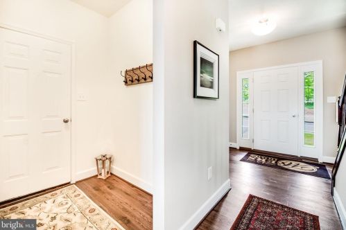 1241 Maple Ln, Hanover, PA 17331-9251