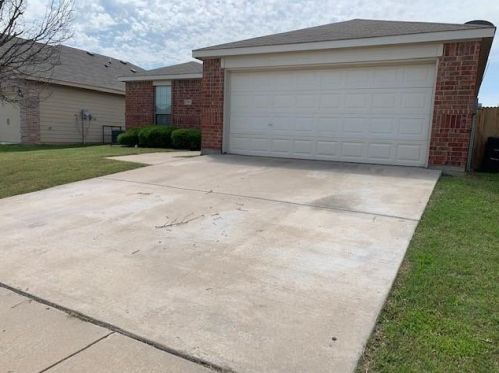 1904 Alanbrooke Dr, Fort Worth TX  76140-5162 exterior