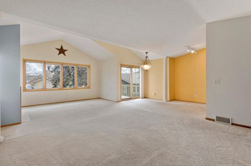 3415 Pilgrim Ln, Minneapolis, MN 55441-2419