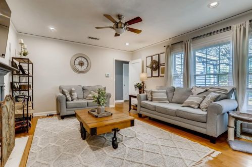 6462 Camp Bowie Blvd, Fort Worth TX  76116-4337 exterior