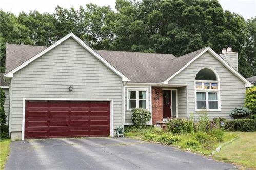 8 Caraway Dr, Providence, RI 02919-3065